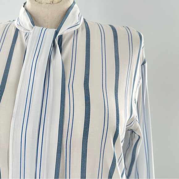 Elizabeth and James button down top size L blue white stripes old money preppy - Picture 2 of 12